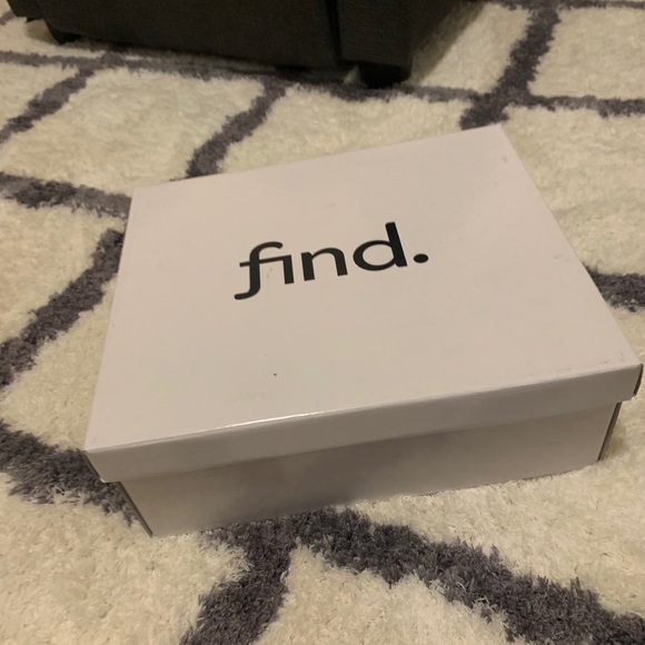 Women's Chunky Sole Leather Chelsea Boots - Picture 6 of 11